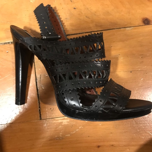 Ladies high heels - Picture 2 of 4